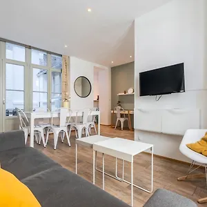 Old - Beautiful House 3 Bdrms 7pers Appartement